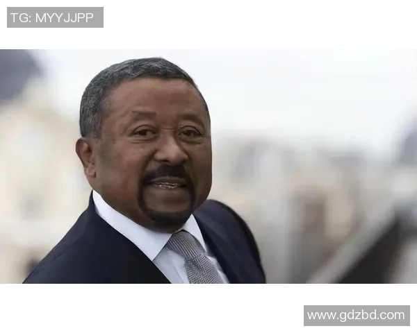 非洲足球明星成功转型当总统引发全球关注与热议 非洲足球明星成功转型当总统引发全球关注与热议