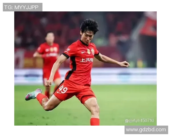 中国足球新星崛起最新加盟的国际足球明星引发热议与期待 中国足球新星崛起最新加盟的国际足球明星引发热议与期待